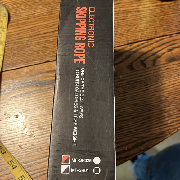 New in box Electric skipping rope - Picture 3 of 4